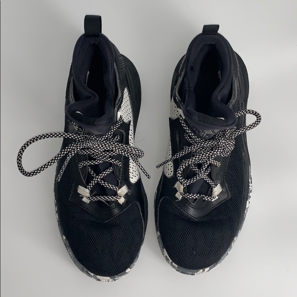 Adidas boys (Big Boys) size 6 tennis shoes